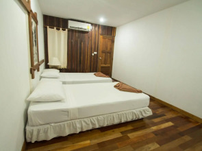 Tropical Garden Bungalow