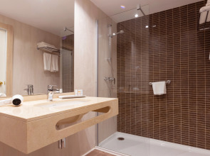 Отель Vibra Beverly Playa