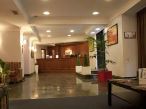 J Maluni City Hotel