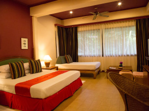 White House Beach Resort And Spa