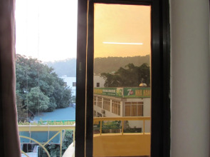 Viet Nhat Halong Hotel