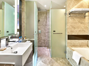 Crowne Plaza Hong Kong Kowloon East by IHG