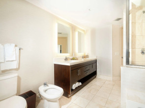 DoubleTree Resort & Spa by Hilton Ocean Point-N. Miami Beach