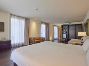 Puro Oasis Urban Hotel