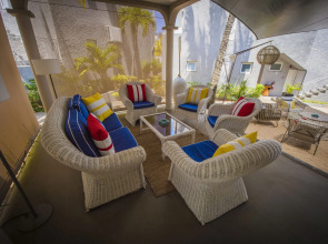 Voile Bleue Boutique Hotel