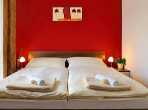 Melrose Apartments 2