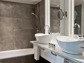 Renaissance®  Vienna Schönbrunn Hotel