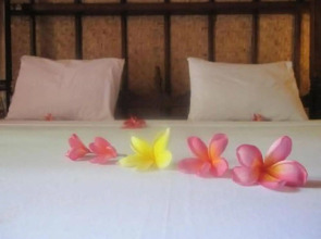 Laguna Gili Beach Resort