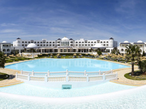 Royal Tulip Taj Sultan