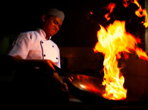 Blue Lagoon Inn & Suites