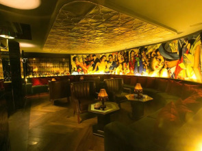 Double-Six Luxury Hotel