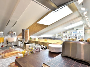 WITH U Hotel & Guesthouse