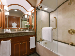 Al Aziziyah Boutique Hotel By The Torch