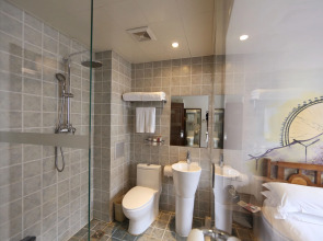 Nostalgia Hotel（Beijing YongheLama & Nanluoguxiang）