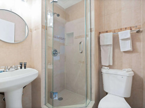 Atrium Hotel, Trademark Collection by Wyndham