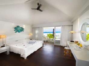 Diamonds Athuruga Maldives Resort & Spa