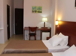 Армази Палас