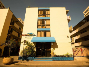 Waikiki Beachside Hostel