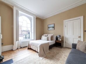 The New Cross Premier Room