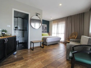 The White House Hotel at Dizengoff Square