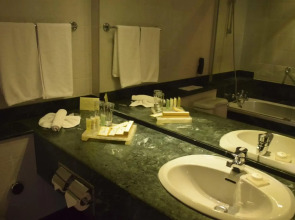 Mahaweli Reach Hotel