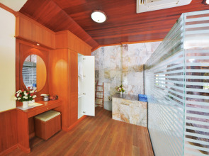 Haad Yao Bayview Resort & Spa