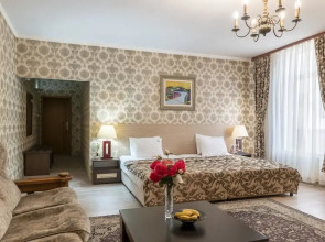 Maxim Boutique Hotel