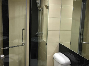 Top High Airport Link Hotel