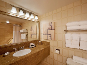 Golden Nugget Las Vegas Hotel & Casino