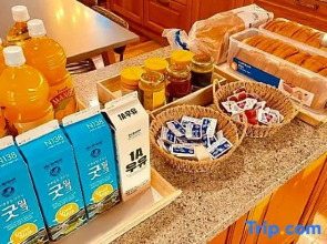 OYO Hostel Myeongdong 5