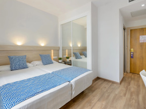 Отель Vibra Beverly Playa