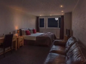 Number 44 Hotel & Bar