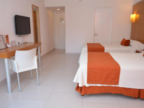 Отель Adhara Express