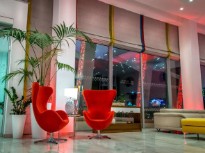 Nicholas Color Hotel