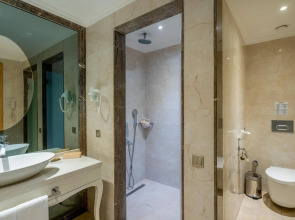 Отель Bellis Deluxe