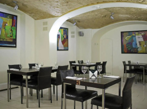 Rixwell Centra Hotel