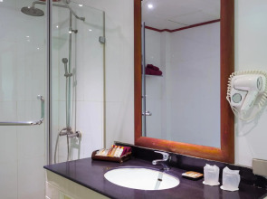 P. P. Erawan Palms Resort