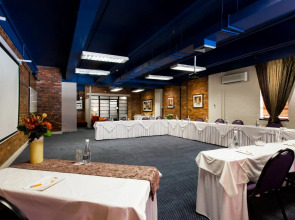 Cape Town Lodge Hotel