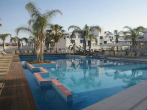 Tsokkos Holiday Hotel Apartments