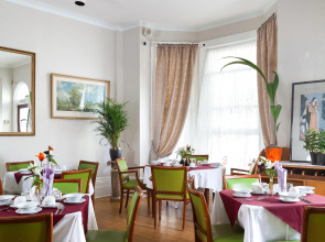 Pearl and Pebbles Hotel