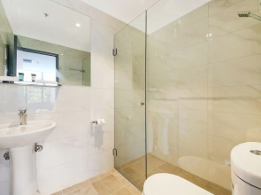 BreakFree on Broadway Sydney