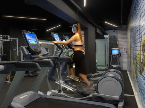 Link hotel & Hub By Dan Hotels