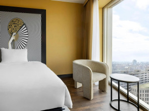 Renaissance Zürich Tower Hotel