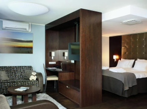 Oru Hub Hotel Tallinn — Handwritten Collection