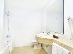 Universal Hotel Bikini