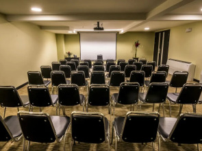 Urban Green Hotel & Suites