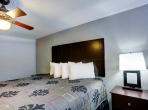 Rodeway Inn and Suites Austin