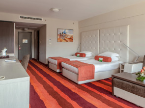 INTERNATIONAL Hotel Casino & Tower Suites