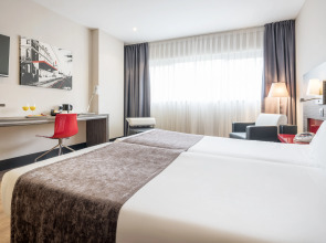 Отель ILUNION Barcelona