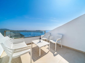 Golden Rose Suit Pension